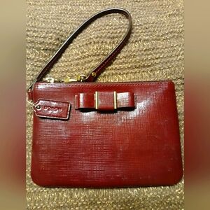 COACH SHERRY RED "DARCY" PATENT LEATHER BOW WRISTLET CLUTCH WALLET Style #52137